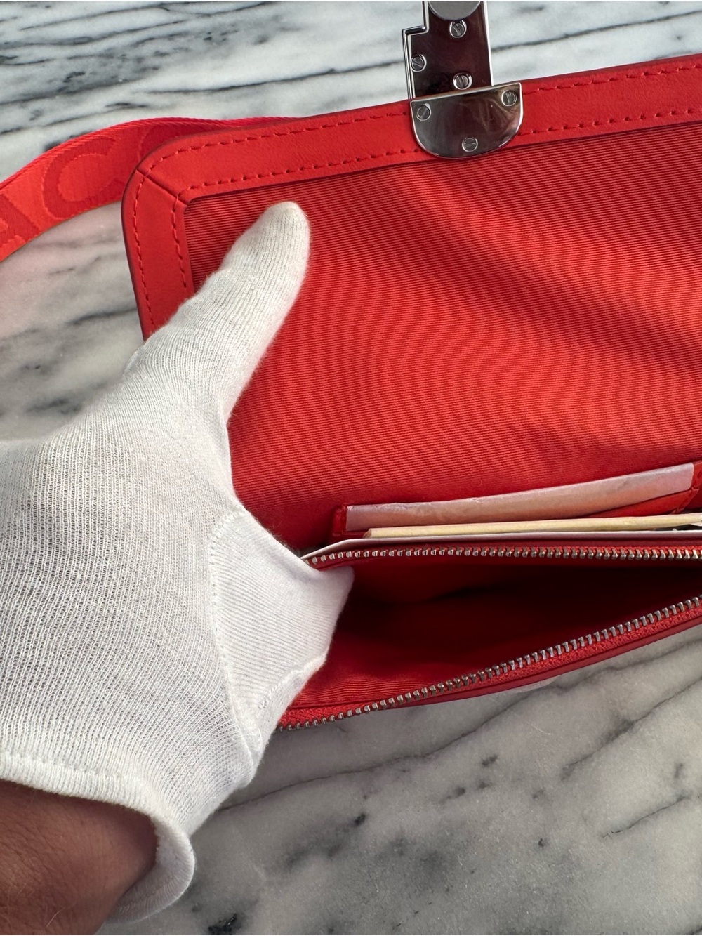 NWT- Marc Jacobs Small Crossbody Bag in Electric Orange with Logo Strap - Picture 4 of 13